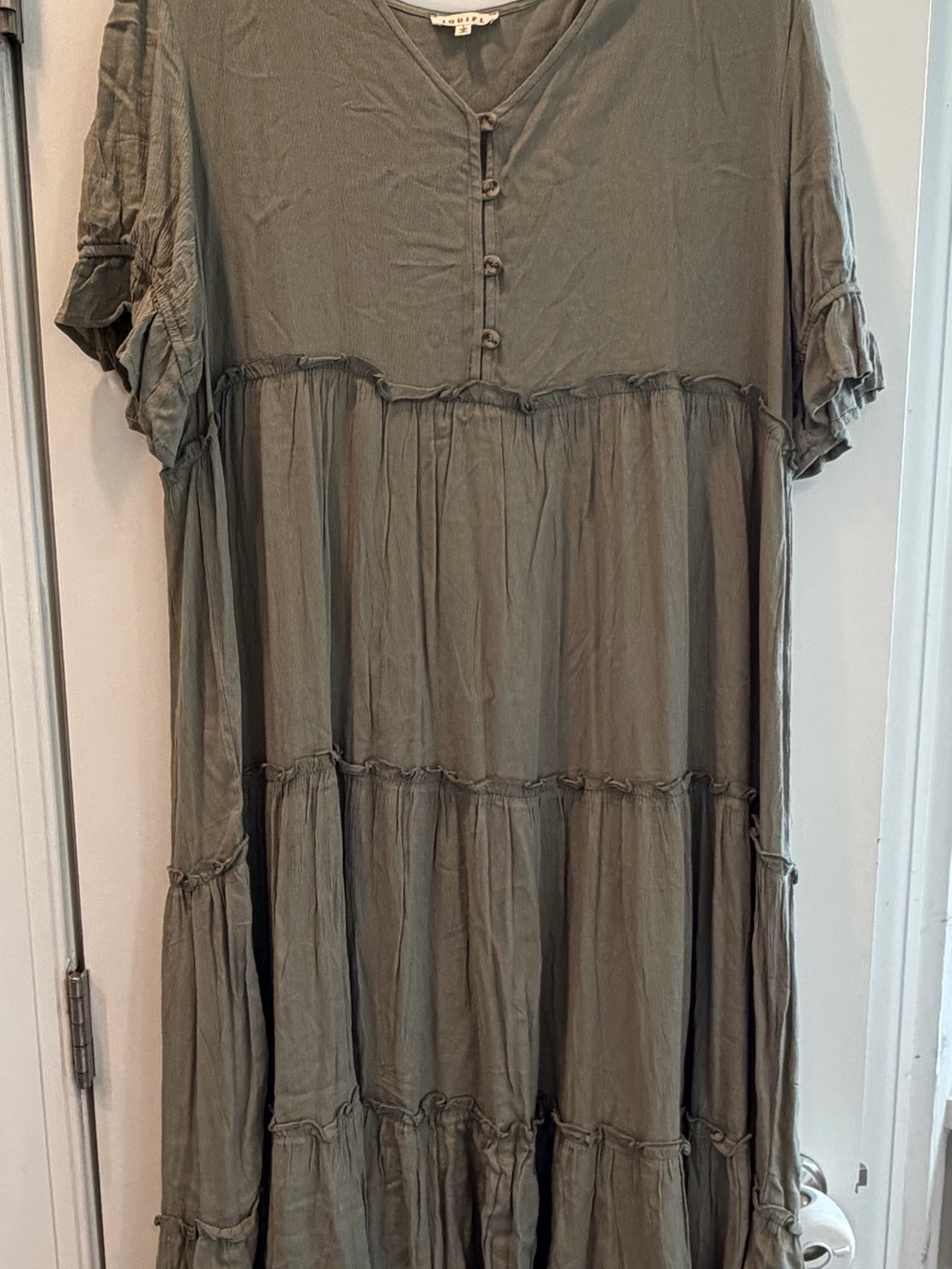 JODIFL Tiered V-Neck Midi Dress in Olive Green size Large